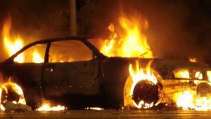 Καίγεται ΙΧ στην παλιά Βόλου- Λάρισας στο ύψος του Αχιλλείου