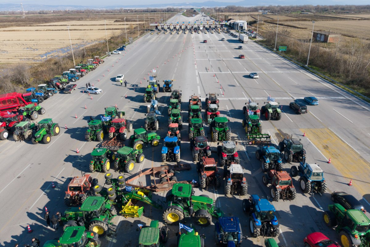 Αγρότες: Προς γενικό «μπλακ άουτ» στους δρόμους από 7 Γενάρη και κάθοδο στην Αθήνα
