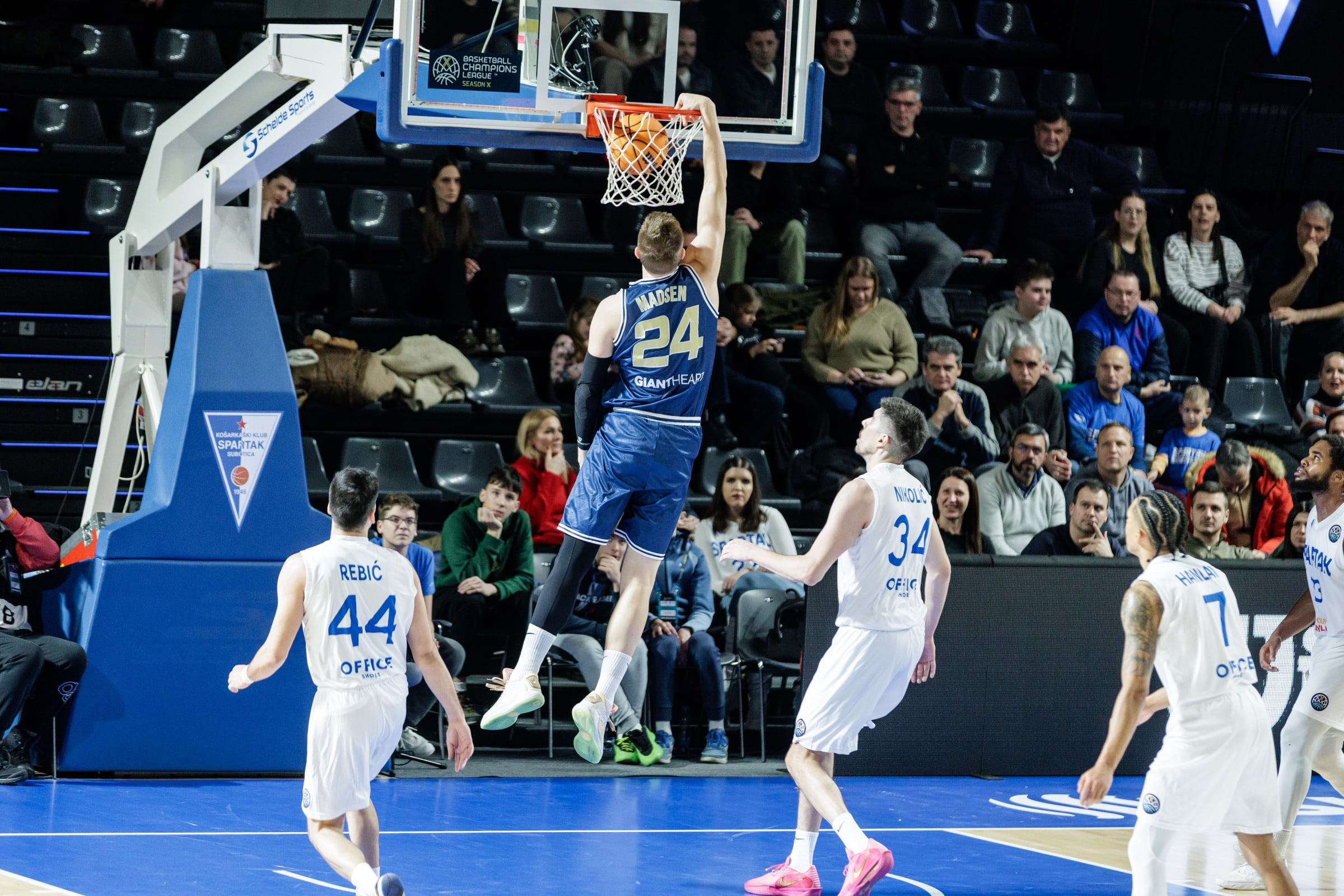 Χειροκροτήστε τους! Τρομερό «διπλό» του ΑΣΚ στη Σερβία (82-89)