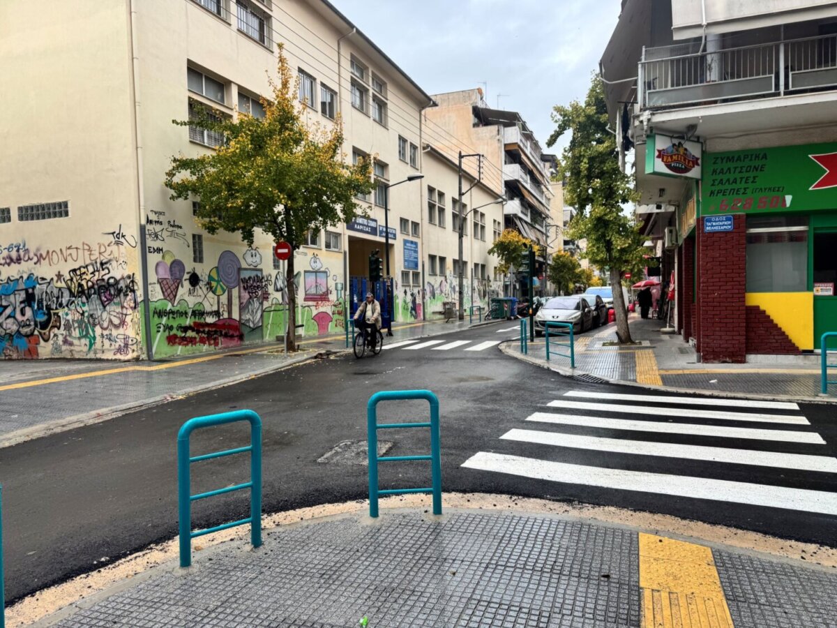 Δήμος Λαρισαίων: Ξεκινούν οι εργασίες για την ανακατασκευή πεζοδρομίων σε τμήμα της οδού Ηπείρου