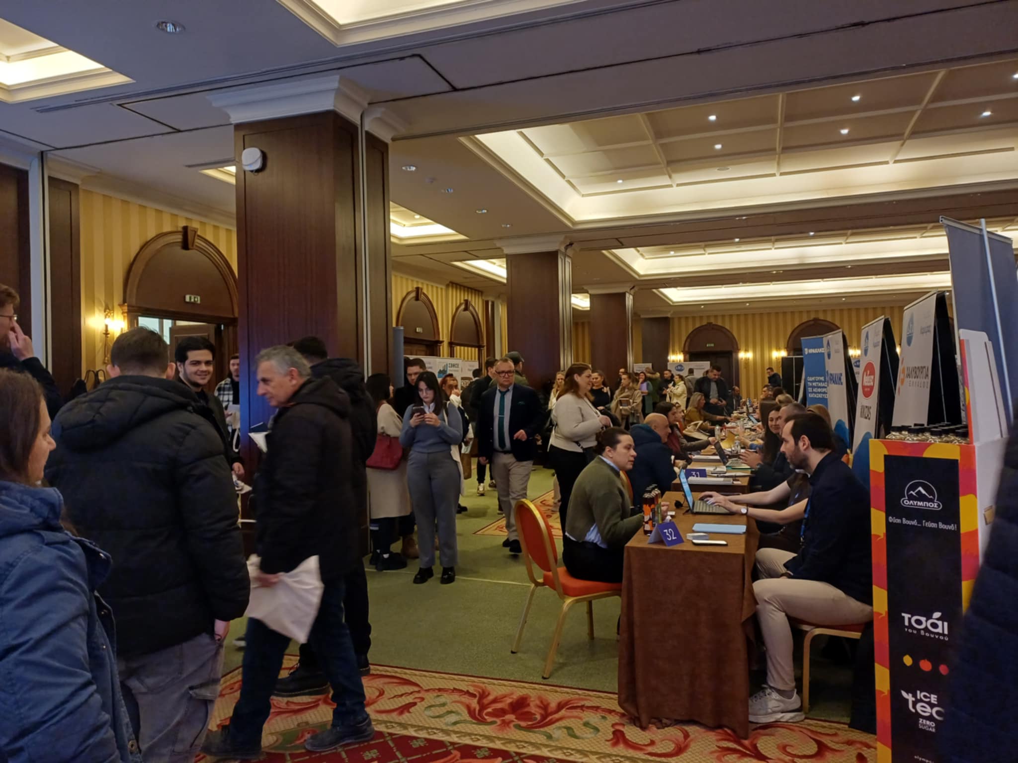 Μεγάλη προσέλευση στην 49η «Ημέρα Καριέρας» της ΔΥΠΑ στη Λάρισα (ΦΩΤΟ)