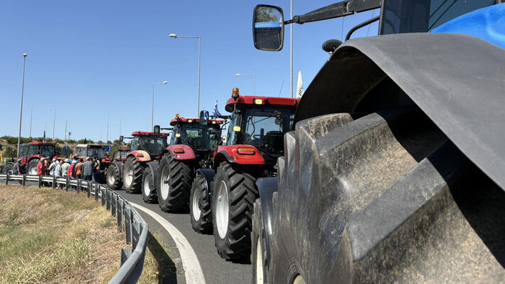 Οι δρόμοι που παραμένουν αποκλεισμένοι από αγρότες μετά και τις συνομιλίες στο Μαξίμου