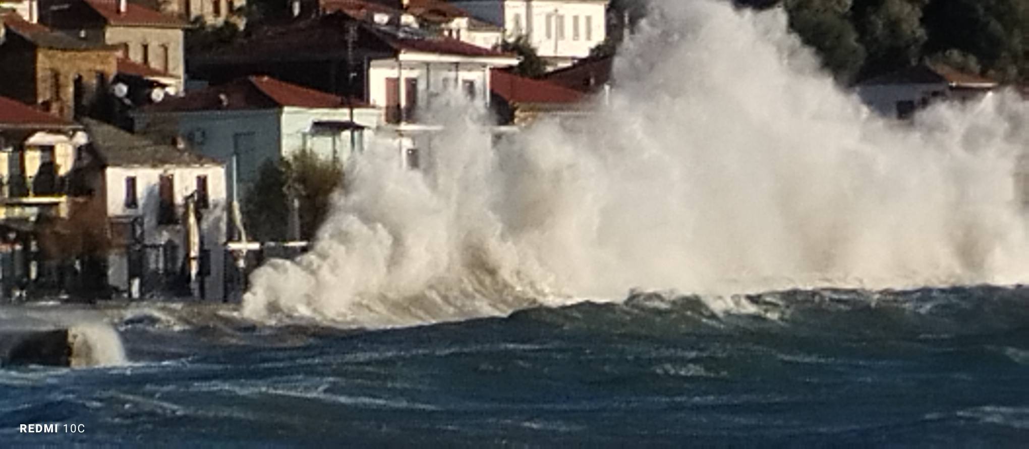 Συγκλονιστικές εικόνες από την πρόσφατη φουρτούνα στην Άφυσσο Πηλίου (ΦΩΤΟ)