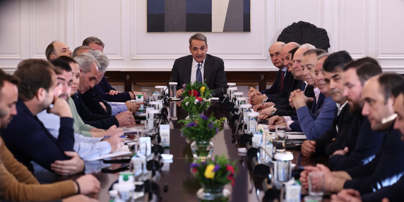 «Ραντεβού Παρασκευή ή Δευτέρα, αναλόγως πότε θα φύγουν τα μπλόκα», το μήνυμα Μαξίμου στους σκληρούς των μπλόκων