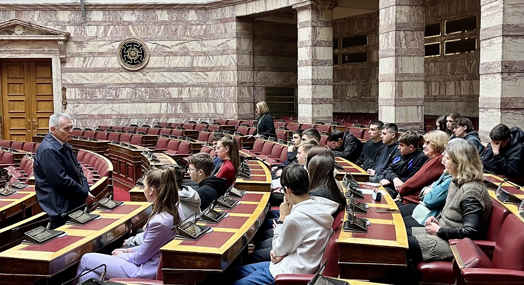 ΜΑΞΙΜΟΣ ΧΑΡΑΚΟΠΟΥΛΟΣ ΣΕ ΛΑΡΙΣΑΙΟΥΣ ΜΑΘΗΤΕΣ ΣΤΗ ΒΟΥΛΗ:  Fake news και με σφραγίδα του AI   