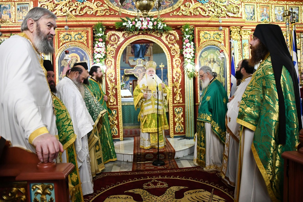 Δημητριάδος Ιγνάτιος: «Ο Θεός ζητά την αγάπη της καρδιάς μας» - Λαμπρή η πανήγυρις των Αγίων Αντωνίων στην Αγιά