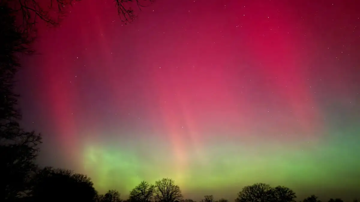 Ισχυρή ηλιακή καταιγίδα χτυπά τη Γη: Προβλήματα σε δίκτυα ηλεκτροδότησης, απόκοσμες εικόνες