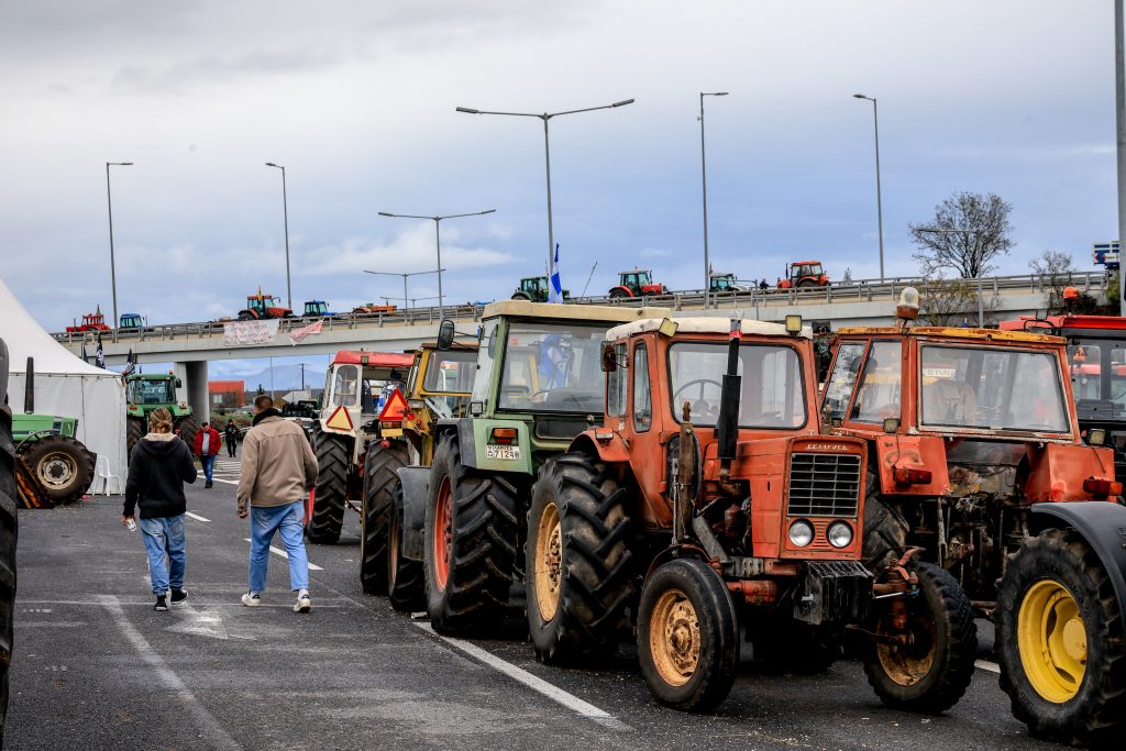 Αποχωρούν την Παρασκευή συντεταγμένα οι αγρότες από το Μπλόκο της Νίκαιας