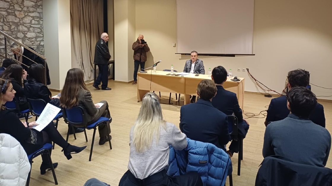 Μαθητές του προτύπου Γενικού Λυκείου Λάρισας πήραν συνέντευξη από το δήμαρχο Θανάση Μαμάκο (ΦΩΤΟ+video)