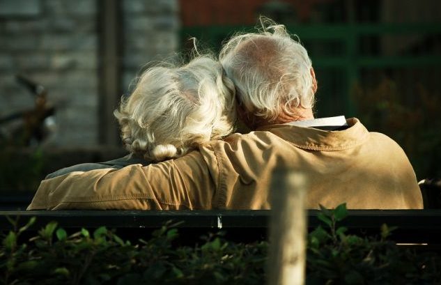 Τραγωδία στην Ελευσίνα: Νεκρό ηλικιωμένο ζευγάρι μαζί με τα δύο σκυλιά του από διαρροή υγραερίου