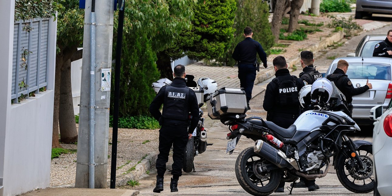 Έγκλημα στη Γλυφάδα: Τα πρώτα λόγια του 46χρονου που σκότωσε τον πατέρα του -«Το περιμέναμε», λένε οι γείτονες