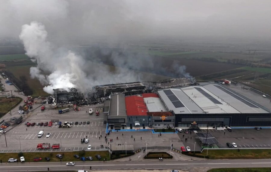 Συνελήφθη ο ιδιοκτήτης της Βιολάντα και δύο στελέχη μετά την τραγωδία στα Τρίκαλα