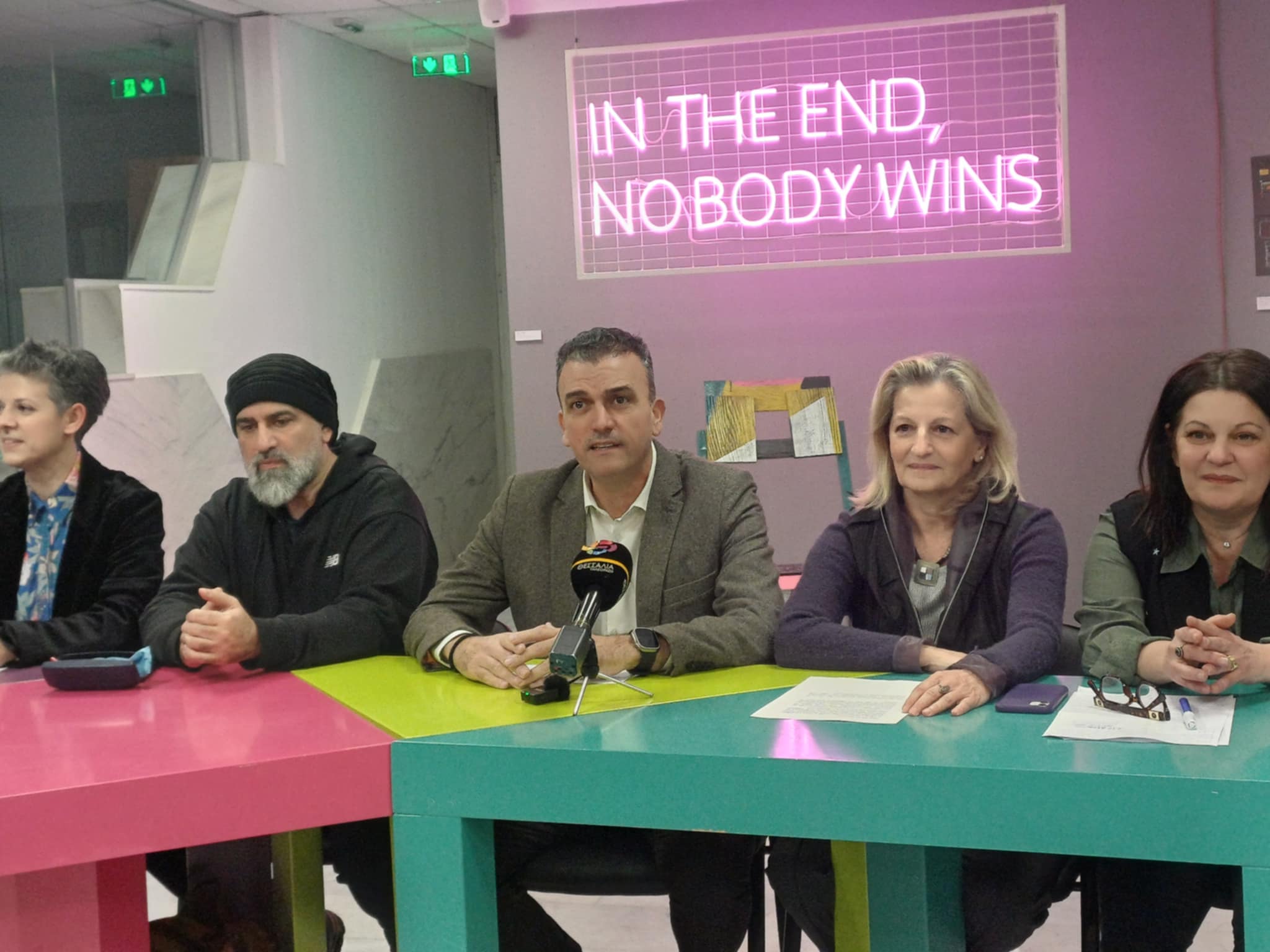 Εγκαινιάζεται αύριο στη Δημοτική Πινακοθήκη η  έκθεση σύγχρονης τέχνης «Memento Sedere» (ΦΩΤΟ)