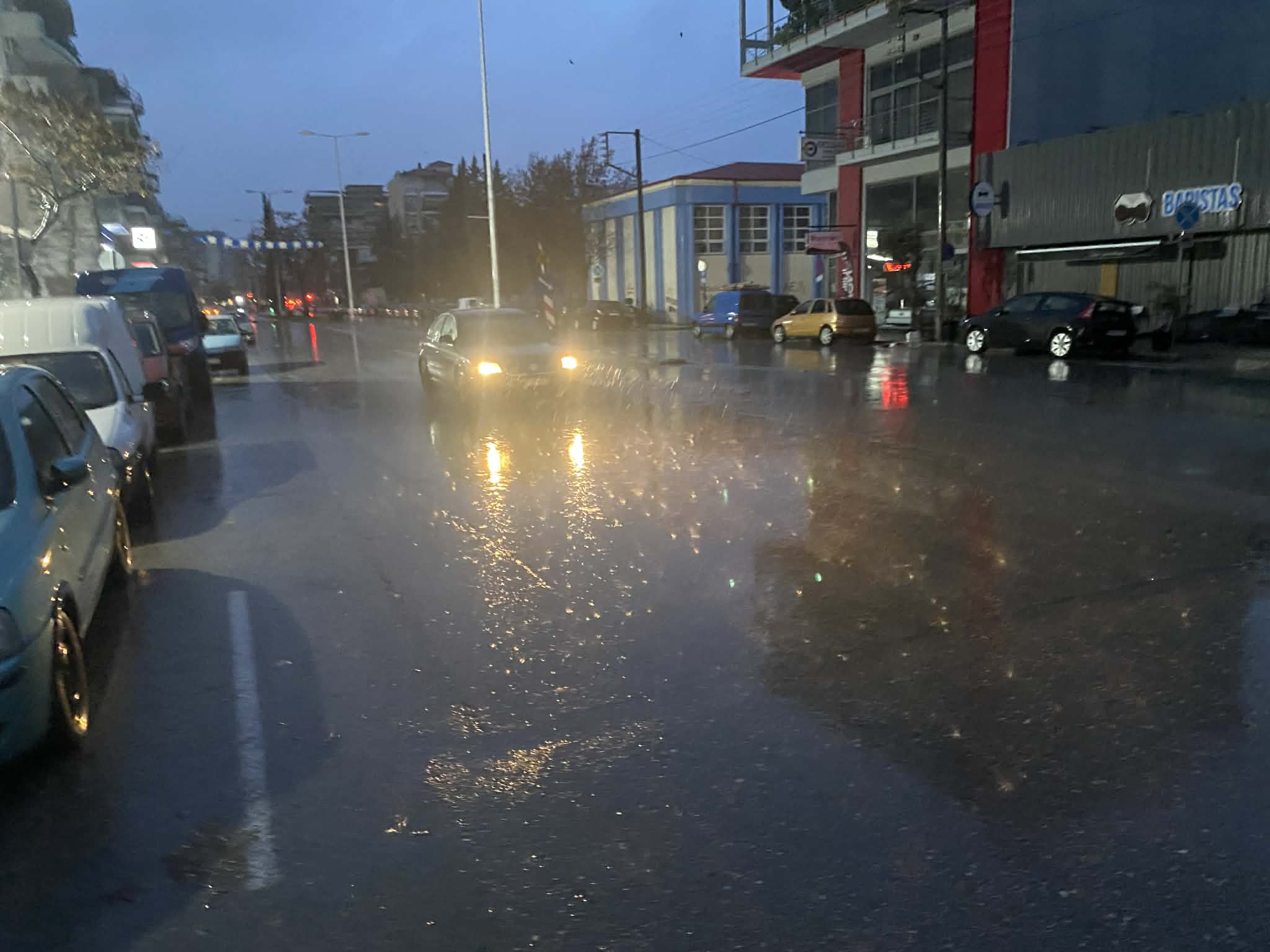 Ξεκίνησε η επέλαση της κακοκαιρίας στη Θεσσαλία-ήχησε το 112 το βράδυ του Σαββάτου (ΦΩΤΟ)