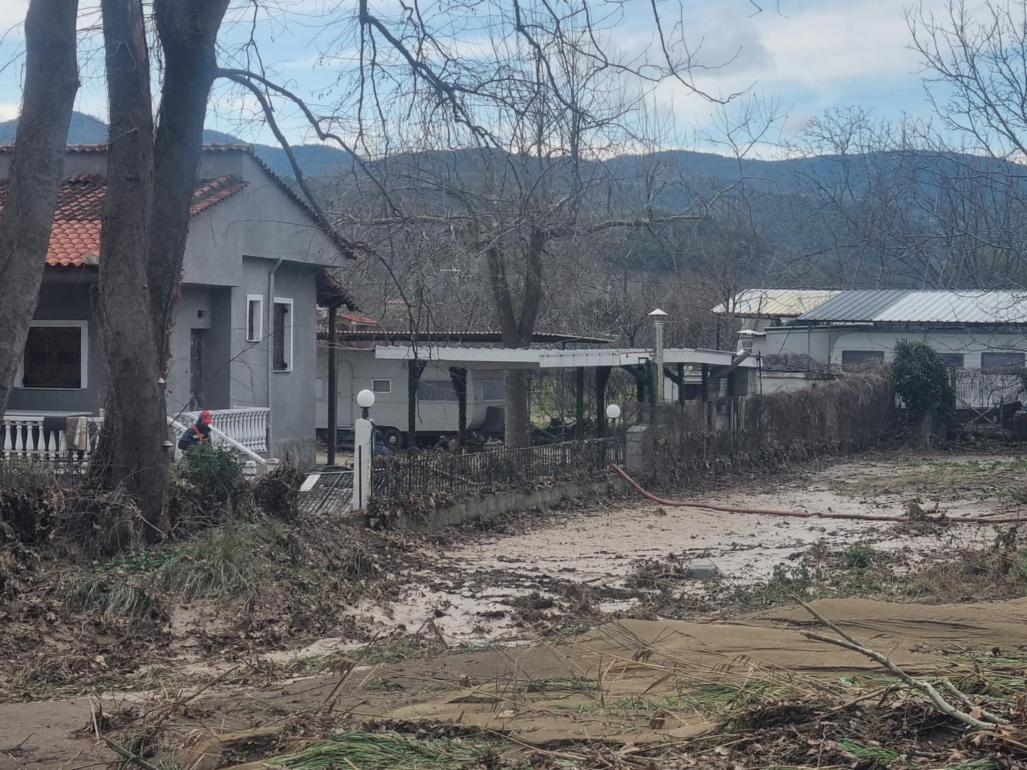 Μετρούν τις πληγές τους στον Αγιόκαμπο μετά την κακοκαιρία (ΦΩΤΟ)