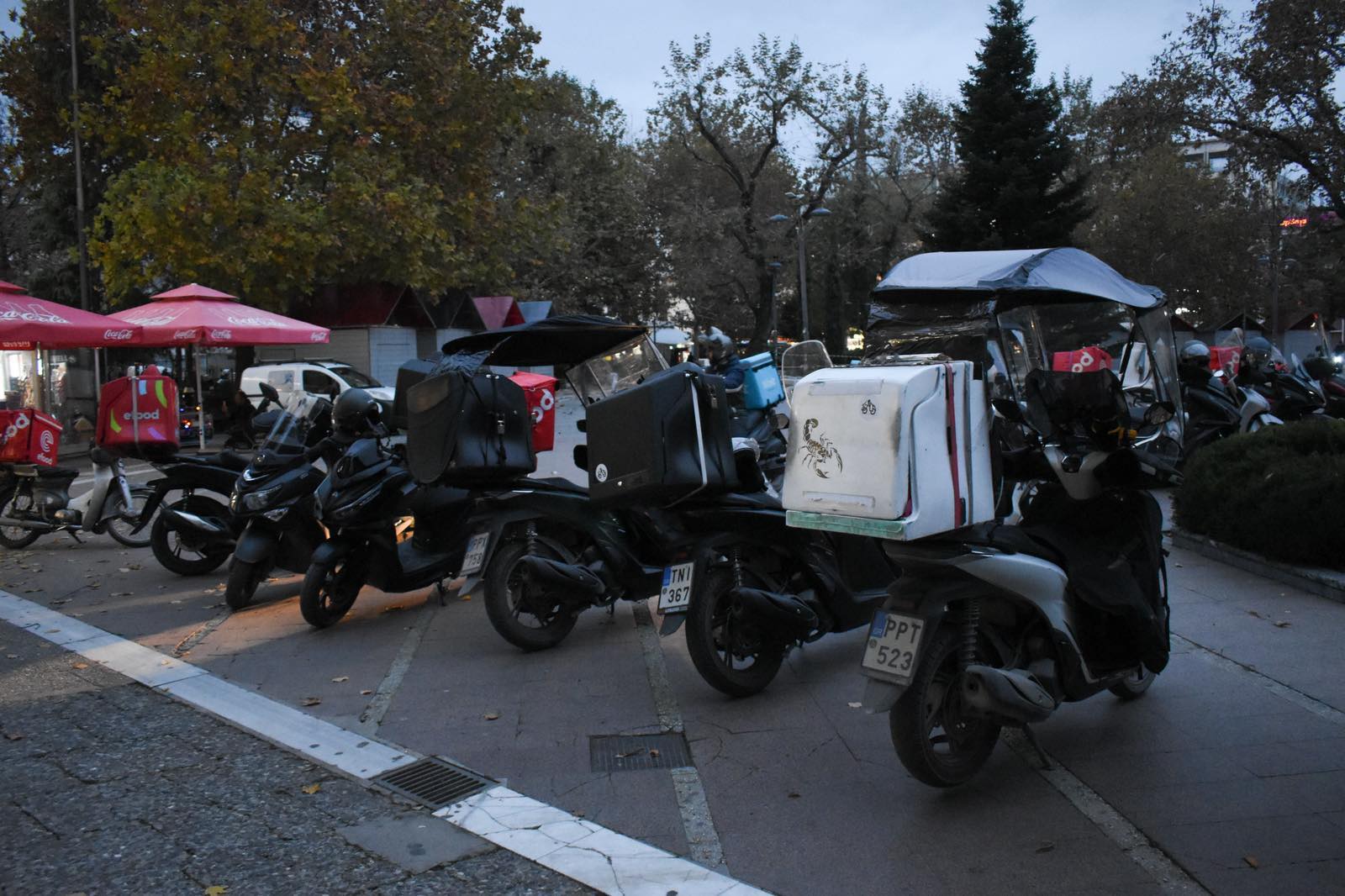 Χωρίς delivery η Τσικνοπέμπτη για  Λαρισαίους και Βολιώτες (video)