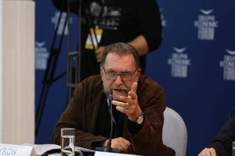 Β. Γκοτζαμάνης: Δημογραφικό αδιέξοδο στην Ελλάδα – Γιατί οι γεννήσεις δεν μπορούν να επιστρέψουν στα επίπεδα του παρελθόντος