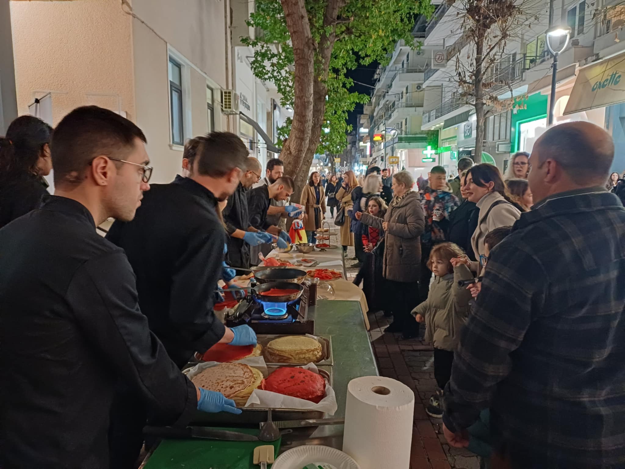 Γλυκιά ή αλμυρή;-Πλήθος κόσμου στην Κούμα για τη γιορτή της κρέπας  (ΦΩΤΟ)