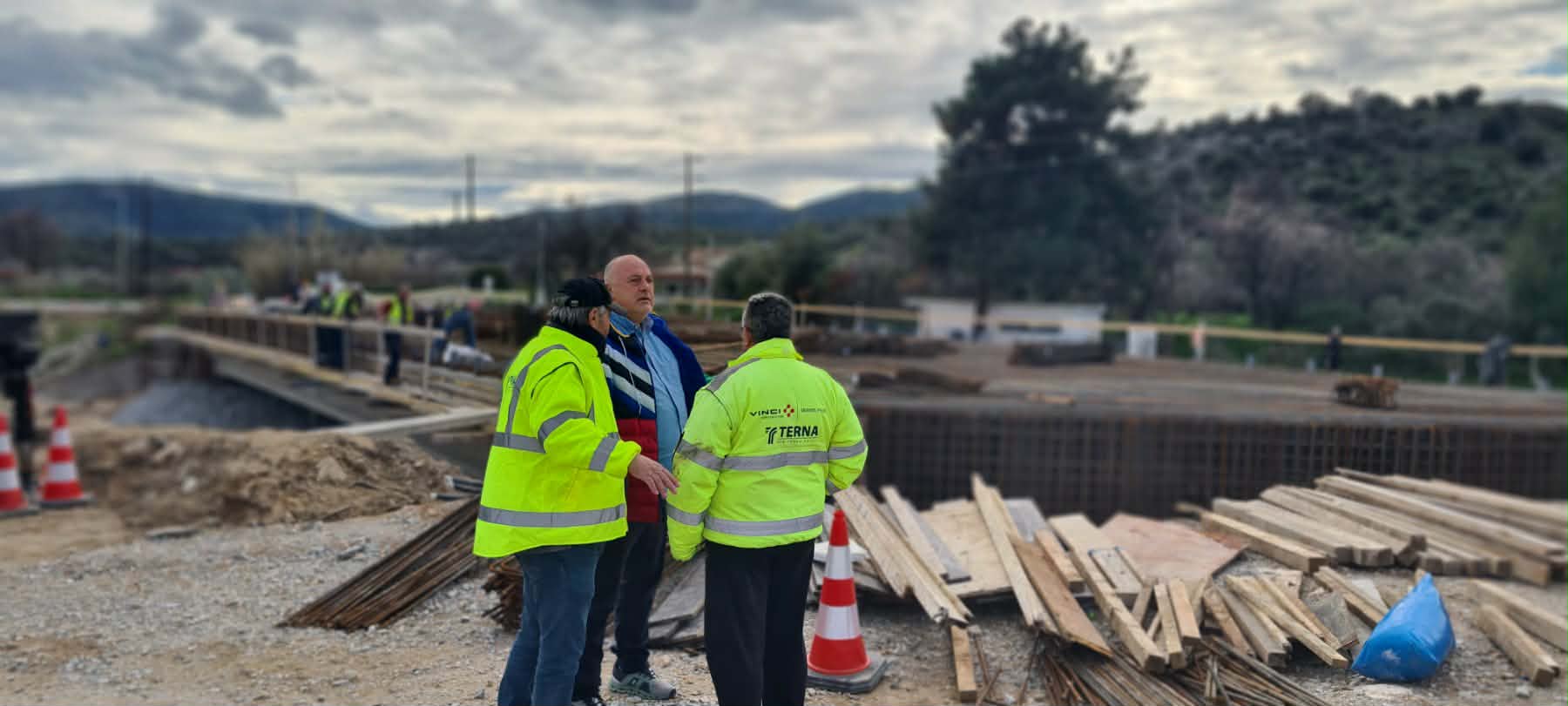 Παραδίδεται αρχές Απριλίου η γέφυρα στο Αλιγαρόρεμα – Αυτοψία Αχ. Μπέου στο εργοτάξιο