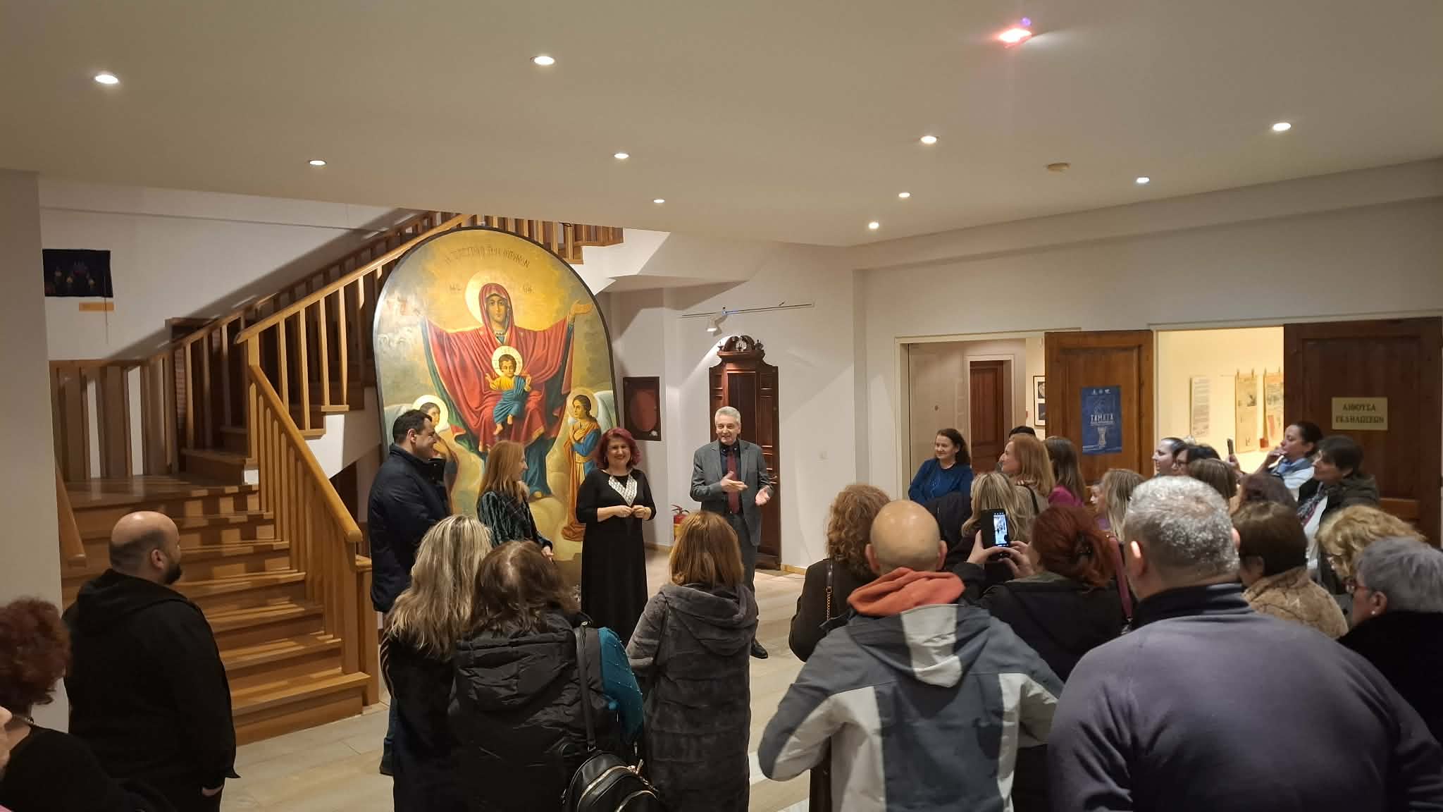 Ο Άη Βασίλης άργησε μια μέρα: Παράσταση στο Θεσσαλικό και ξενάγηση στο Λαογραφικό Μουσείο Λάρισας (ΦΩΤΟ)