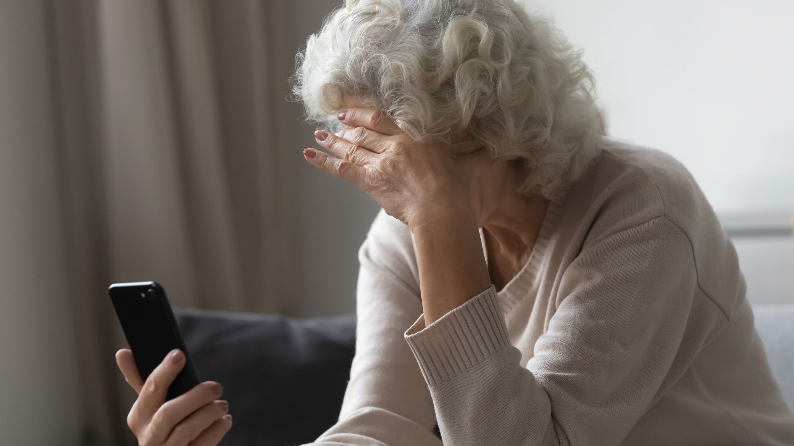 Με τη μέθοδο των δήθεν υπαλλήλων ΔΕΔΔΗΕ νεαροί εξαπάτησαν γυναίκα στα Τρίκαλα και της ξάφρισαν 44.000 ευρώ!