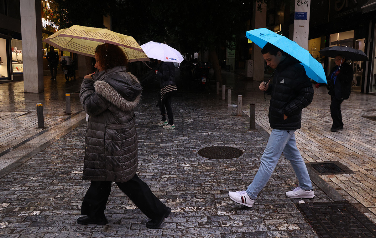 Καιρός: Διαδοχικά κύματα κακοκαιρίας όλη την εβδομάδα - Η πρόγνωση Μαρουσάκη