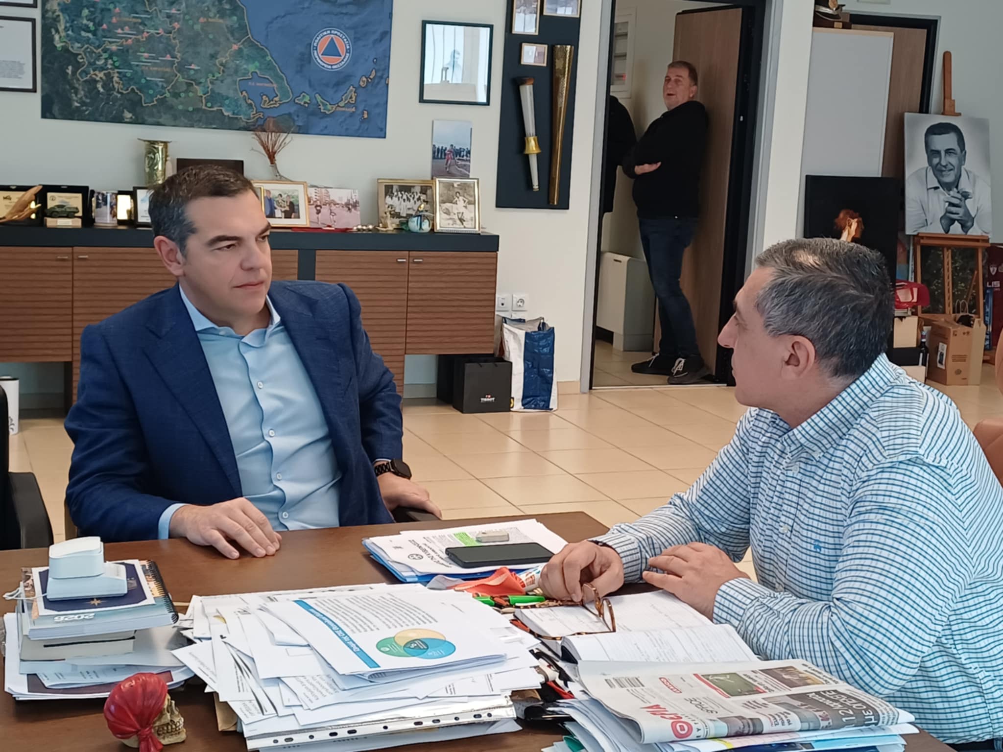 Επίσκεψη Αλέξη Τσίπρα στον Κουρέτα-το βράδυ η ομιλία του με την παρουσίαση του βιβλίου του «Ιθάκη»