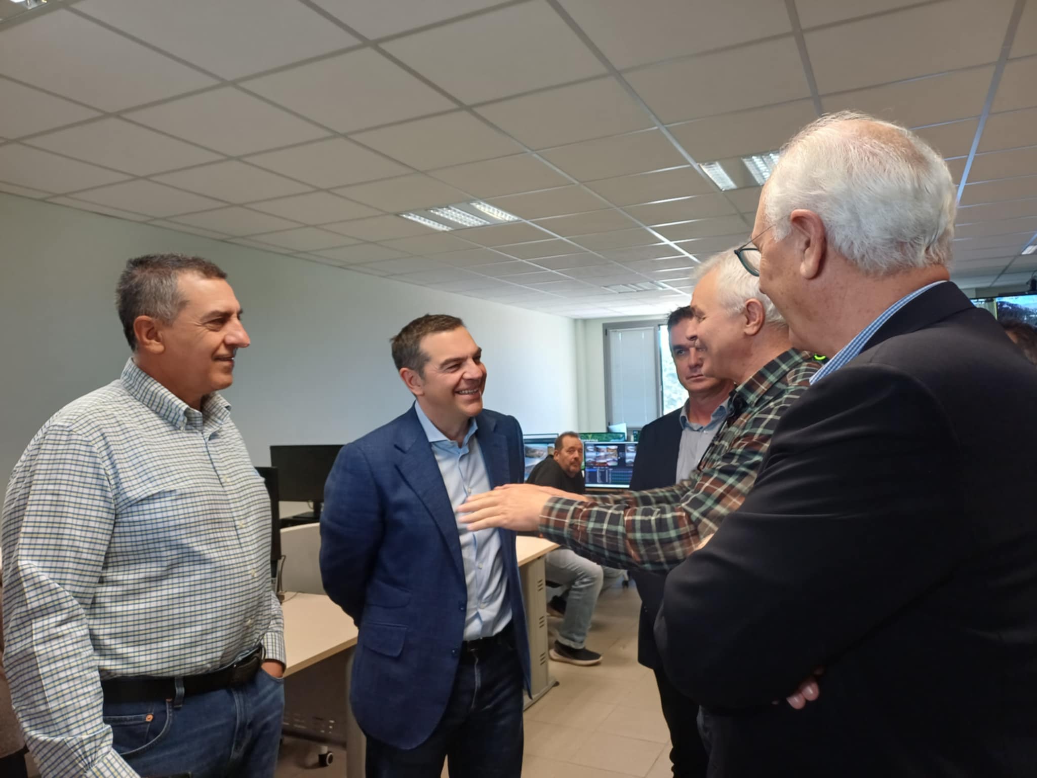 Τι είπε με το Γιάννη Αλεξούλη ο Αλέξης Τσίπρας για τη χθεσινή ισοπαλία της ΑΕΛ στη Λεωφόρο (ΦΩΤΟ)