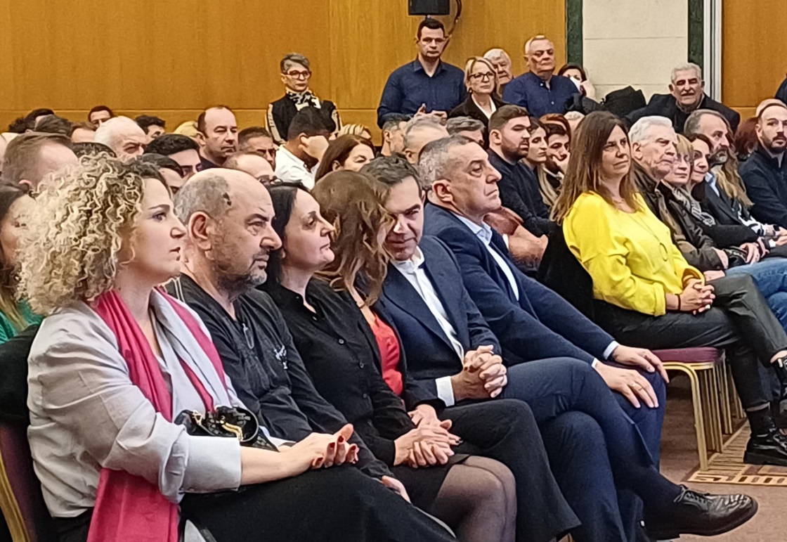 Πλήθος κόσμου για την «Ιθάκη» του Αλέξη Τσίπρα στη Λάρισα- δείτε live την εκδήλωση