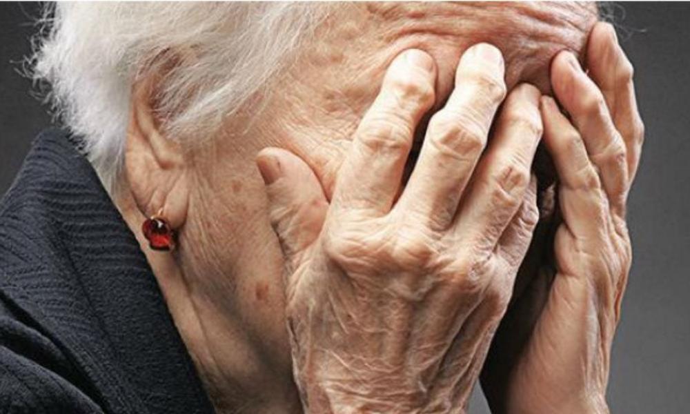 Δήθεν υπάλληλοι εταιρείας κινητής απέσπασαν χρήματα, κάρτα  και χρυσαφικά από ηλικιωμένη στη Λάρισα