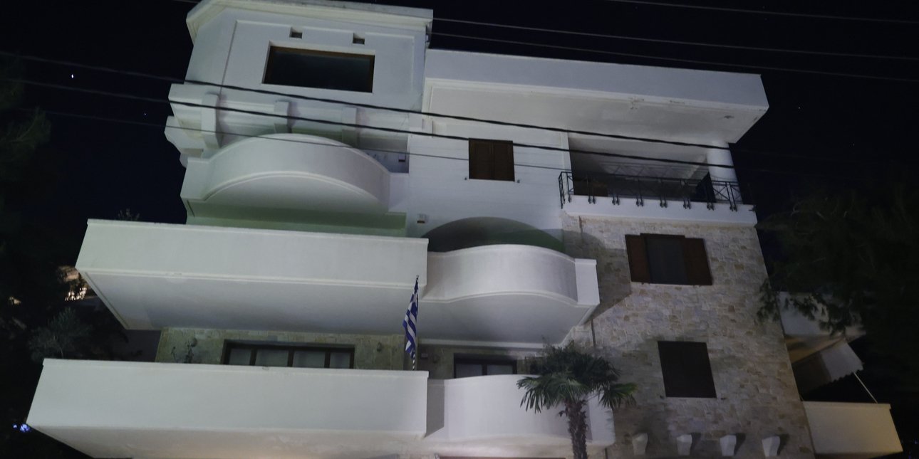 Τραγωδία στη Βάρη: Νεκροί δύο άνδρες από ηλεκτροπληξία -Το ιατρικό ανακοινωθέν