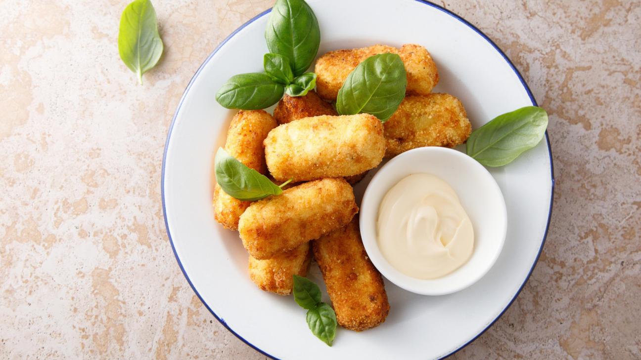 Οι πιο νόστιμοι κεφτέδες για την Καθαρά Δευτέρα: Συνταγή με ταραμά και φρέσκο μάραθο