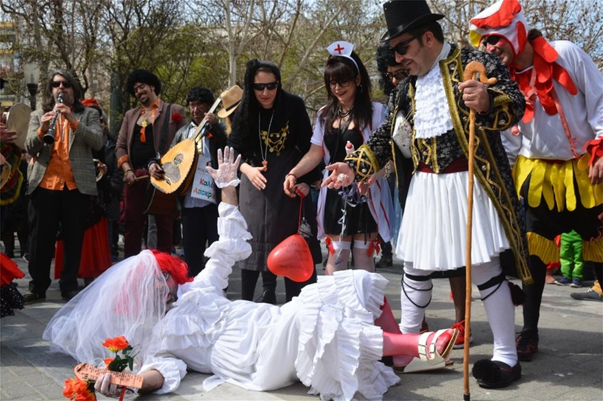 «Αποκριάς Δρώμενα 2026»: «Μπουλούκια», γλέντι και φωτιές σήμερα στη Λάρισα