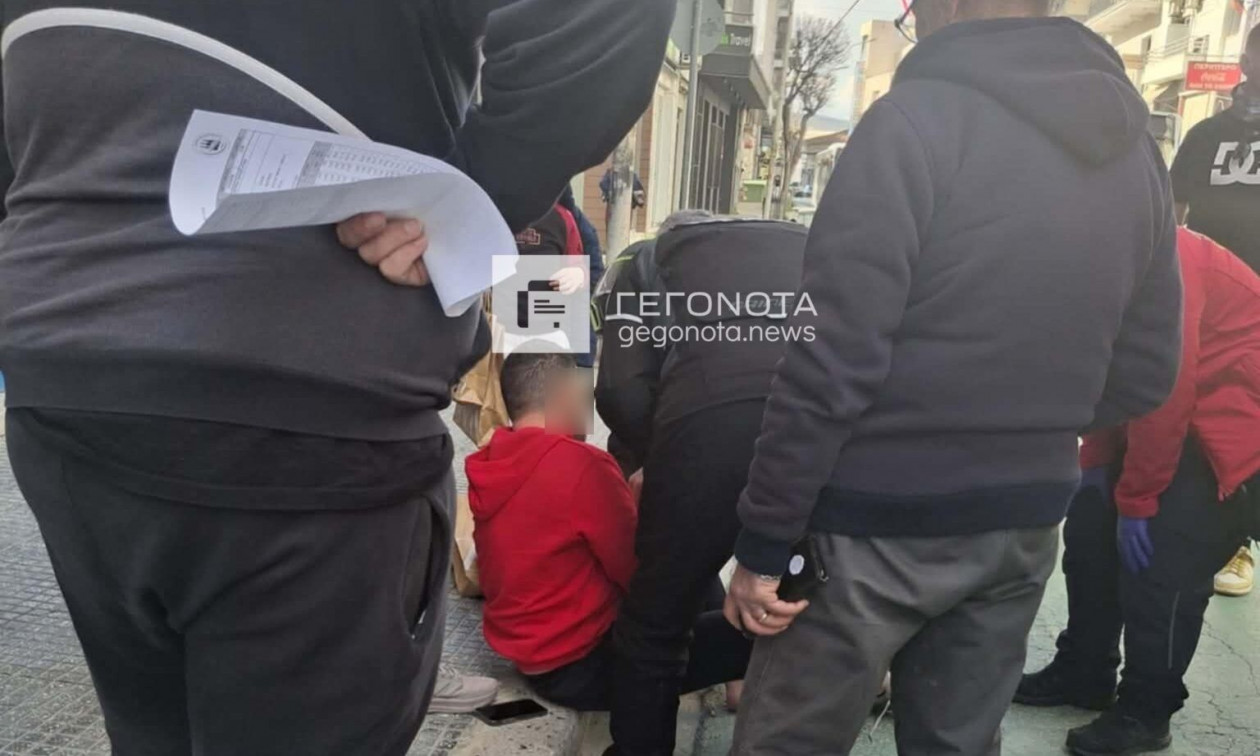 Βόλος: Αυτοκίνητο παρέσυρε πεζό στο κέντρο της πόλης - Μεταφέρθηκε στο νοσοκομείο