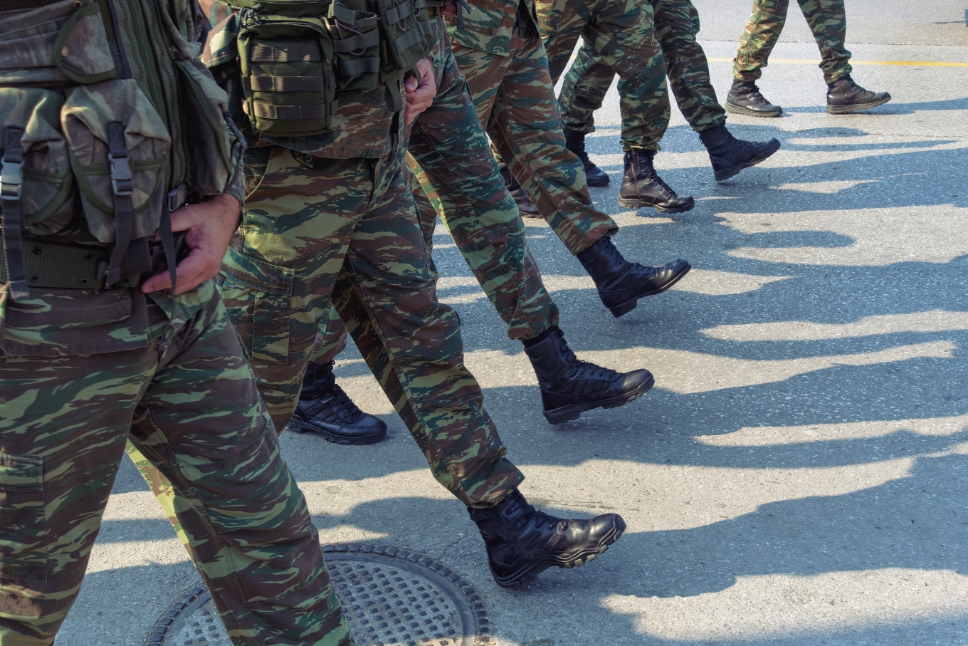 Αλλάζει η στρατιωτική θητεία: Όλοι στον Στρατό Ξηράς, 10 εβδομάδες βασική εκπαίδευση, στα €100 η αποζημίωση στην παραμεθόριο