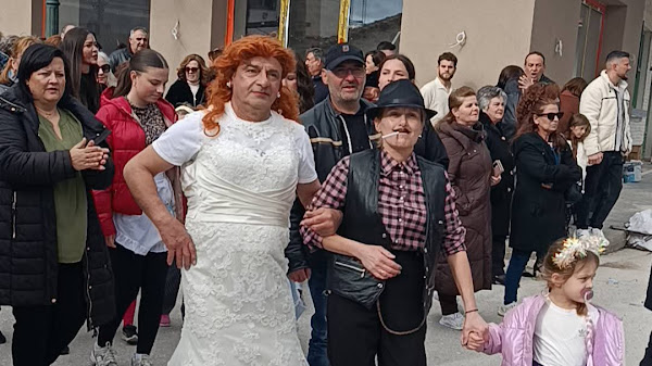 Με μεγάλη επιτυχία αναβίωσε ο «Αποκριάτικος Γάμος» στην Τσαριτσάνη (φώτο)