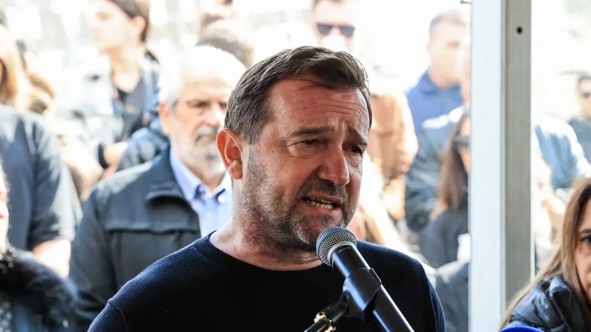 Νίκος Πλακιάς: «Το μόνο που με ένοιαζε ήταν αν τα παιδιά ήταν ζωντανά, αν φώναζαν “μαμά και μπαμπά”»