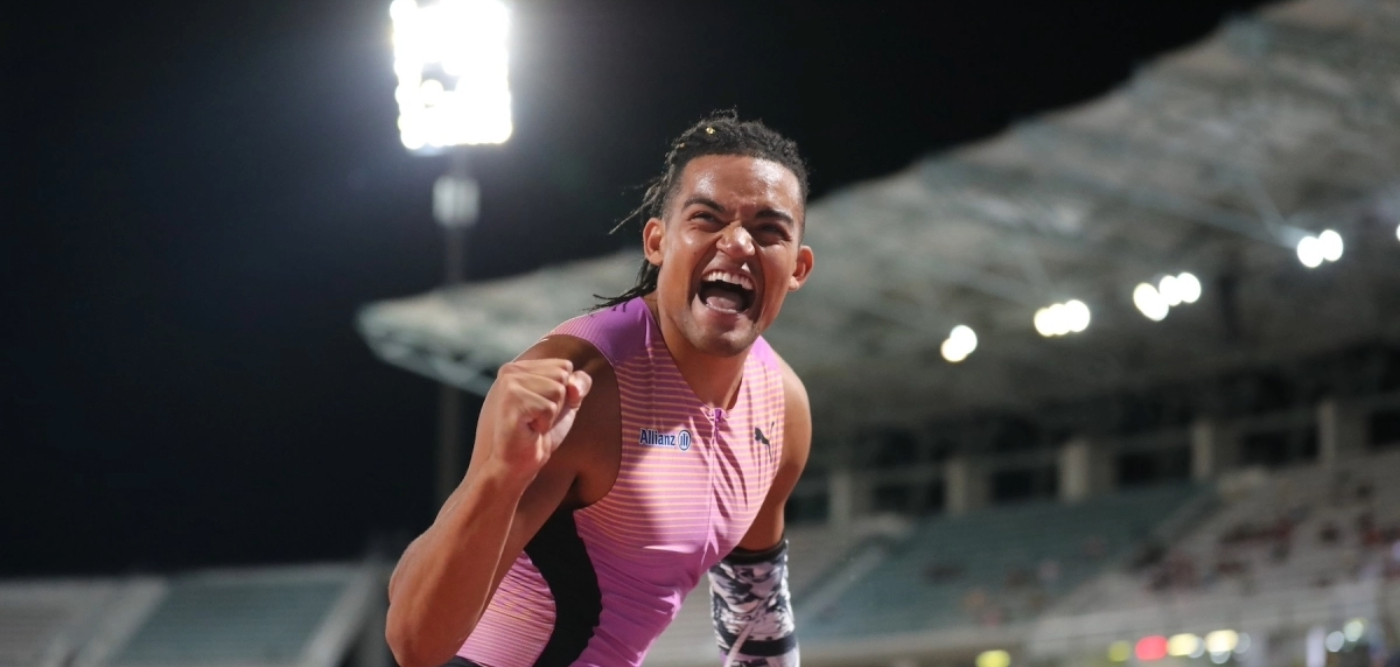 Ασύλληπτο ρεκόρ από τον Καραλή με άλμα στα 6.17!!!