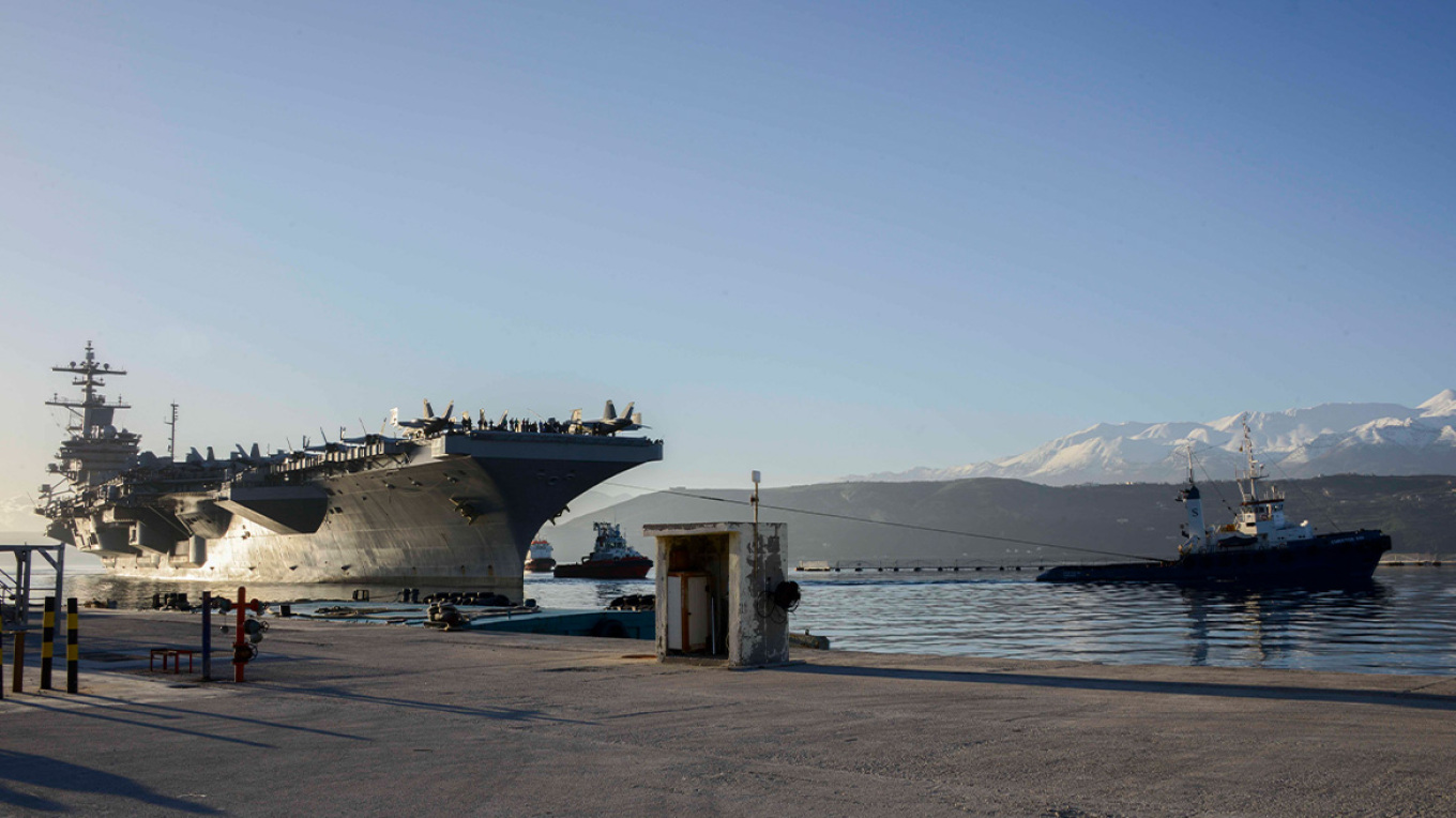 Προσήχθη Γεωργιανός για κατασκοπεία στη Σούδα