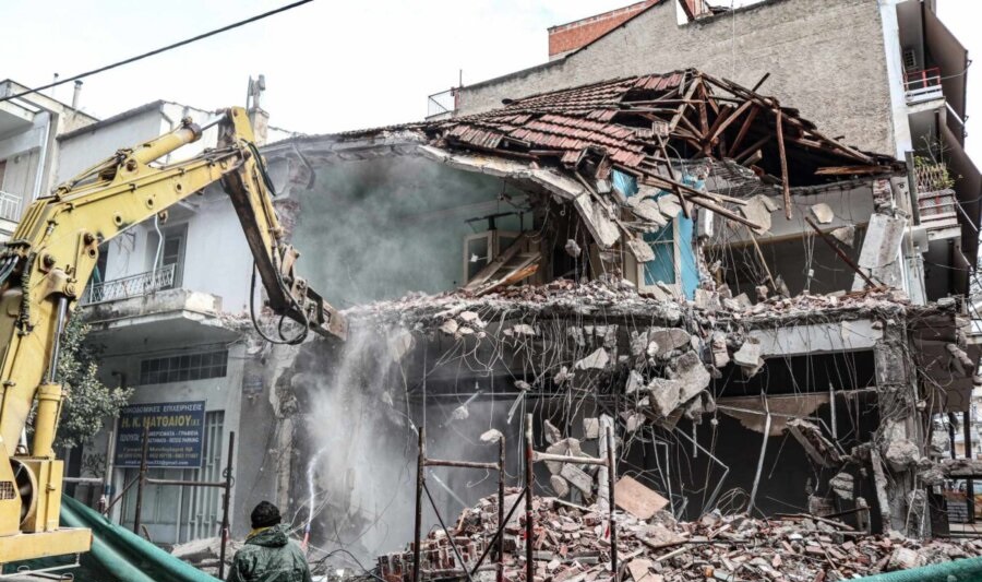 Η Λάρισα γκρεμίζει τα παλιά κτίρια και κατασκευάζει νέες πολυκατοικίες -σε ποιές γειτονιές