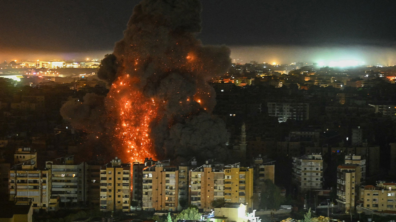 Είμαστε έτοιμοι για ολοκληρωτικό πόλεμο, λένε οι Φρουροί της Επανάστασης - Επίθεση της Χεζμπολάχ με 100 ρουκέτες στο Ισραήλ
