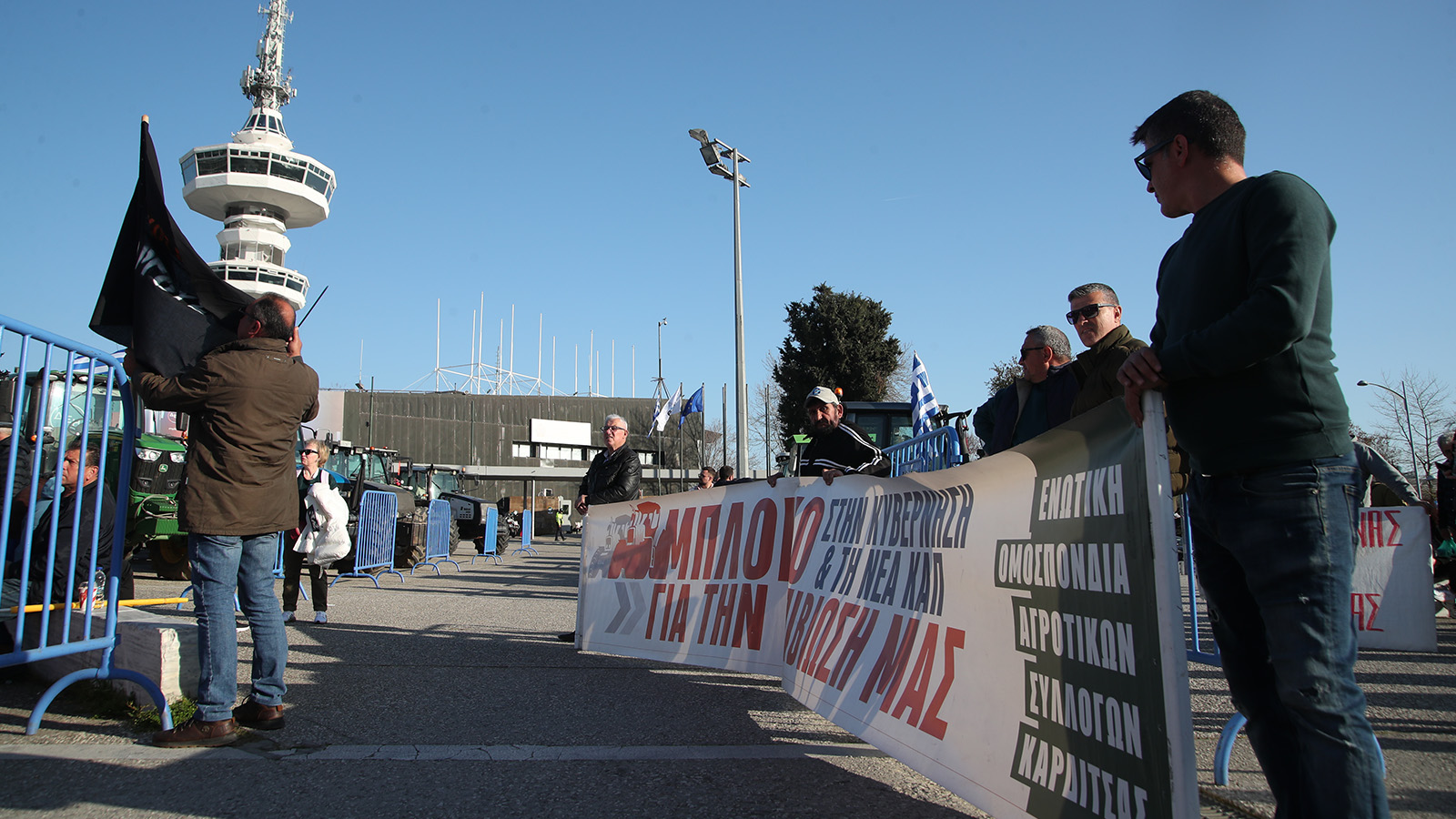 Ηχηρό μήνυμα των αγροτών από την «Agrotica» στην Θεσσαλονίκη: Ο αγώνας συνεχίζεται μέχρι τη νίκη! (ΦΩΤΟ)