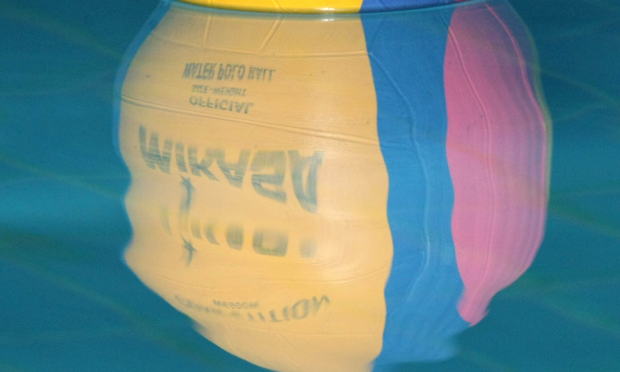 Νέο περιστατικό βίας στη Θεσσαλονίκη: «Άτομα με κράνη εισέβαλαν σε αγώνα πόλο παίδων»