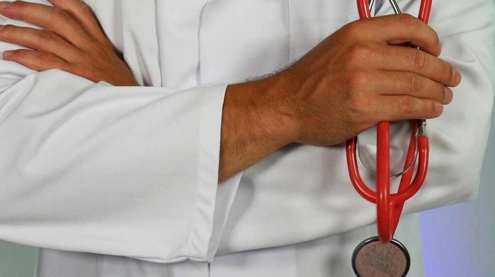 Απάτη από «μαϊμού» γιατρό στον Βόλο σε βάρος 77χρονης – Της πήρε 10.000 ευρώ