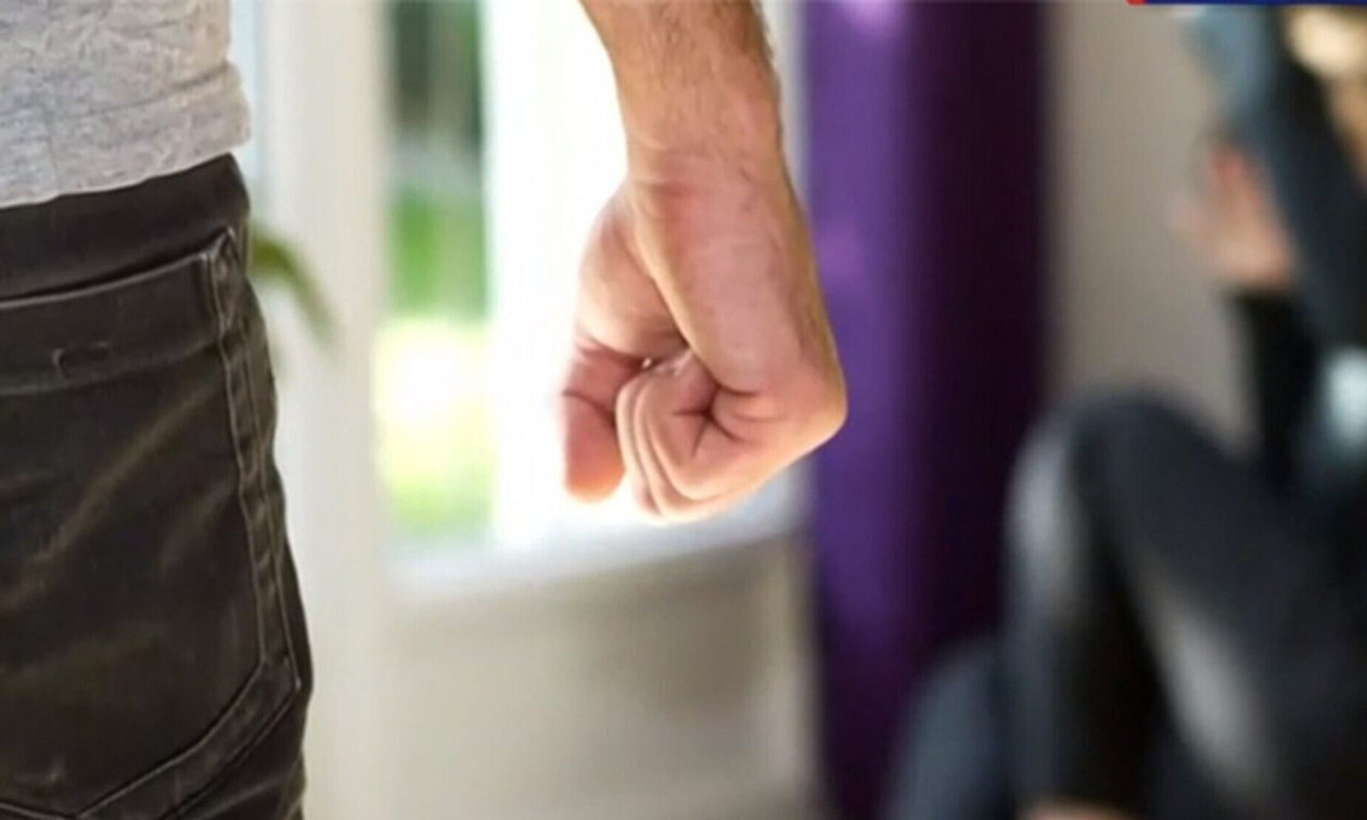 Βόλος: 18χρονος έπεσε θύμα βίας από τον πατριό του – Τσακώθηκαν και τον μαχαίρωσε στον καρπό