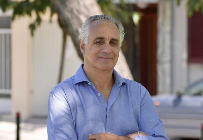 Λαμπρινίδης: Επείγουσα παρέμβαση για επικίνδυνες στέγες αμιάντου στο Μουζάκι