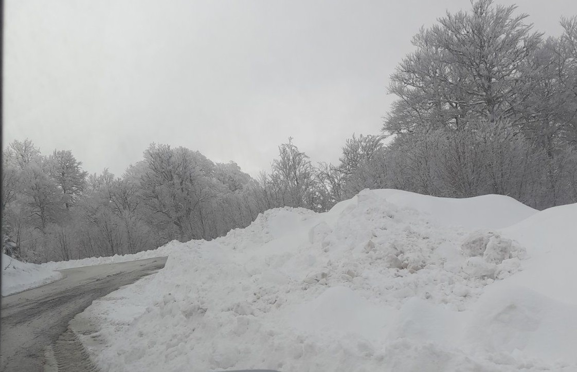 Μαρτιάτικο χιόνι στην Αργιθέα με τον φακό του Έκτορα Νασιώκα (ΦΩΤΟ)