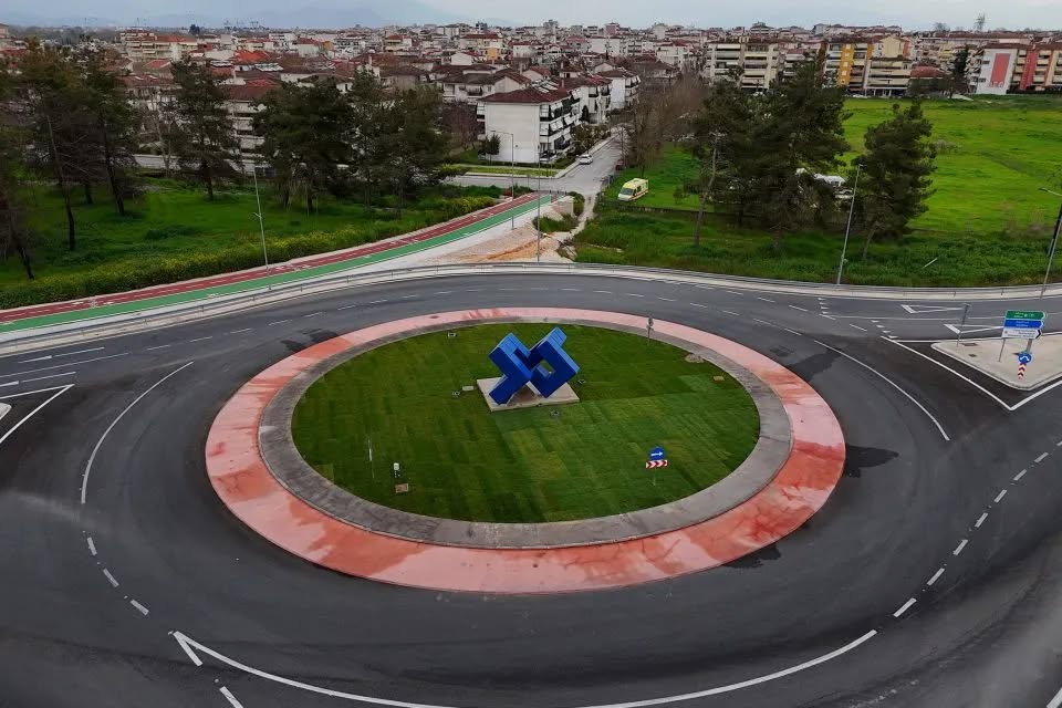 Εγκαινιάζεται το «Δενδρόμινο» το απόγευμα στον κόμβο μπροστά από την Πανεπιστημιούπολη «Γαιόπολις»