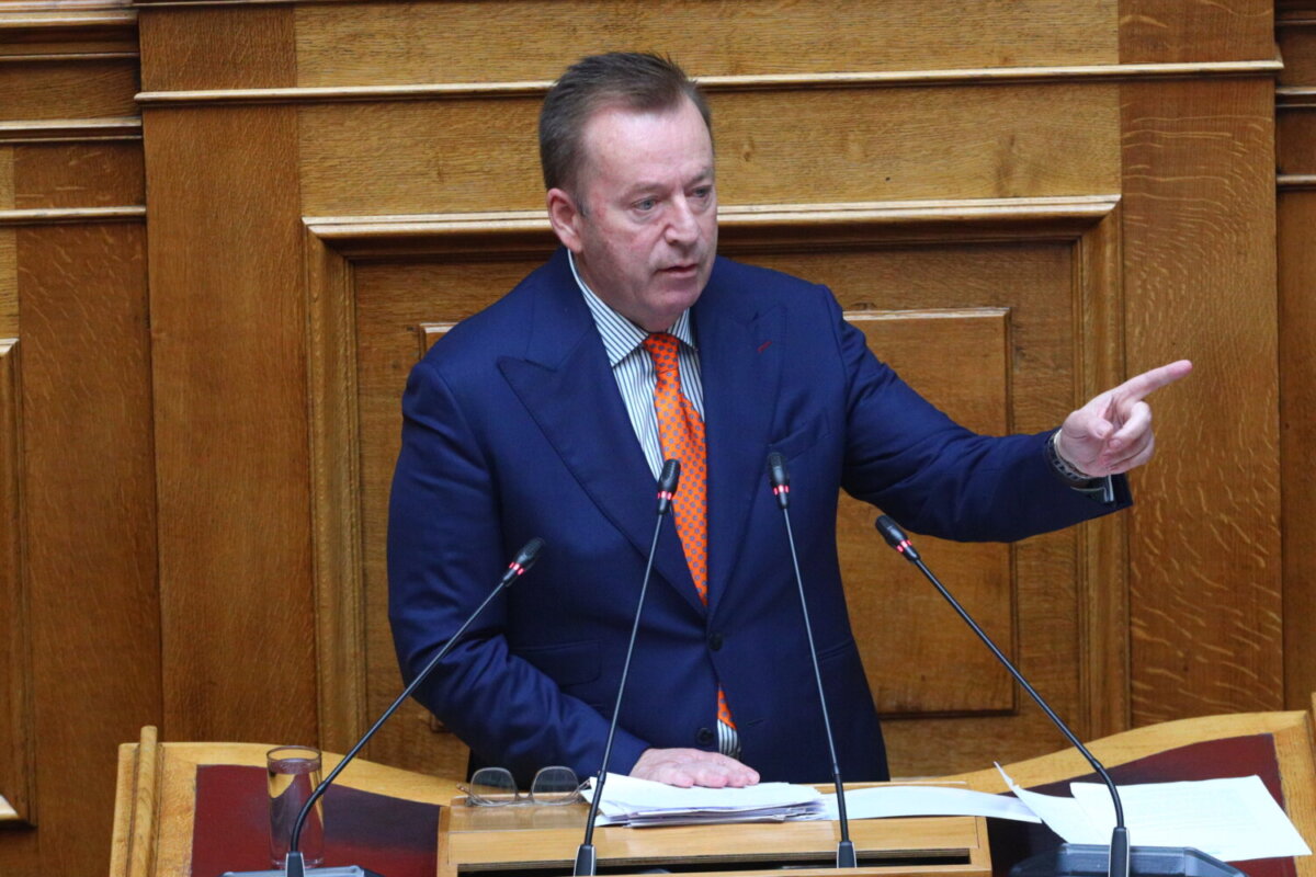 Σφοδρή επίθεση Β. Κόκκαλη για το νομοσχέδιο στα ταξί: «Κόντρα στην κοινή λογική και εξόντωση των επαγγελματιών» (βίντεο)