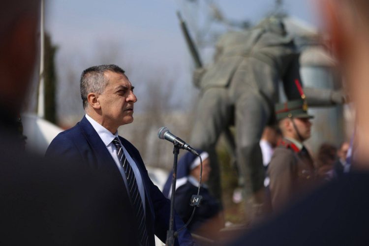 Στη Χρυσομηλιά Καλαμπάκας για την 25η Μαρτίου – Συμβολική κίνηση από τον Δημ. Κουρέτα